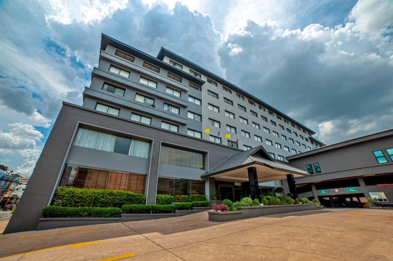 โรงแรมบุษราคัม โรงแรม