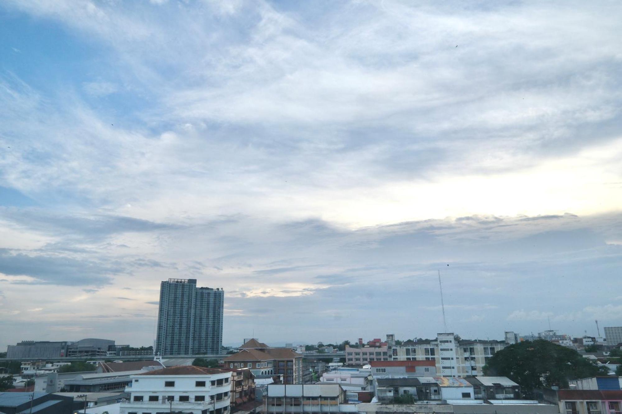 โรงแรม โรงแรมบุษราคัม