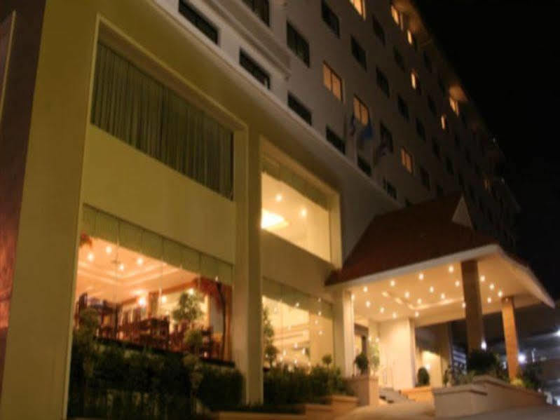 โรงแรมบุษราคัม ขอนแก่น